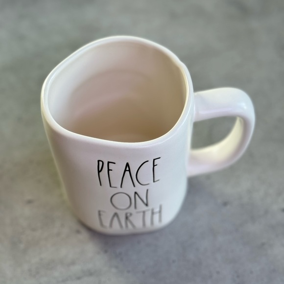 Rae Dunn by Magenta ‘Peace On Earth’ mug - Picture 3 of 4